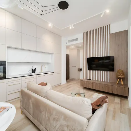 Hanza Tower No 428 - Swimming Pool, Jacuzzi, Balcony, Viewing Terrace Apartment *