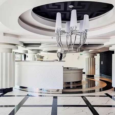 Hanza Tower No 428 - Swimming Pool, Jacuzzi, Balcony, Viewing Terrace Apartamento